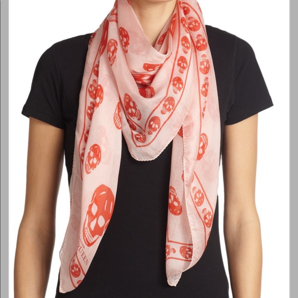 Alexander McQueen classic skull silk scarf